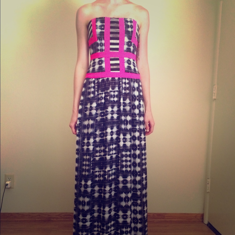 ☀️+ extra 50% off!☀️ BCBG Long Strapless Dress